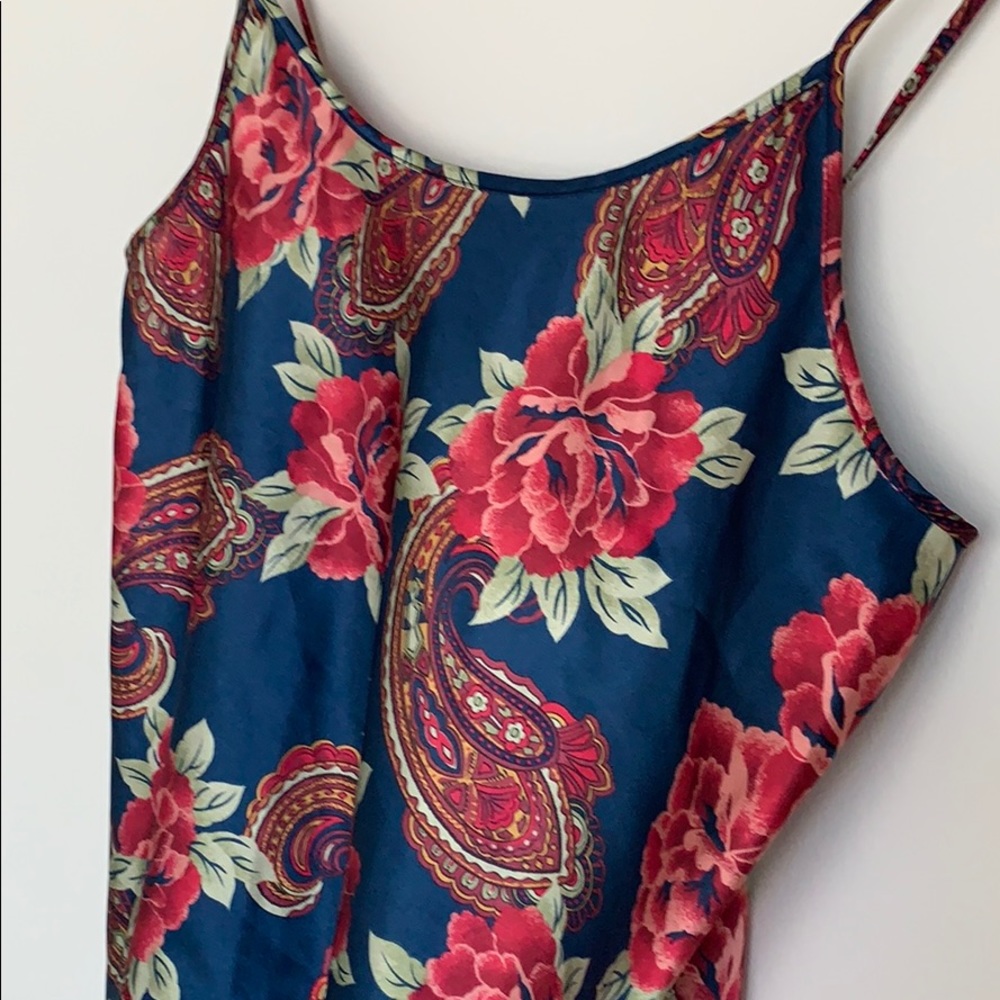 🌵3/$20 Floral Satin Top. A1 - Picture 4 of 7